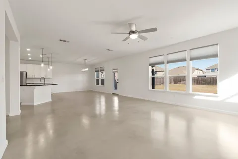 $2,750 | 7400 Lowery Crossing, Austin, TX 78744