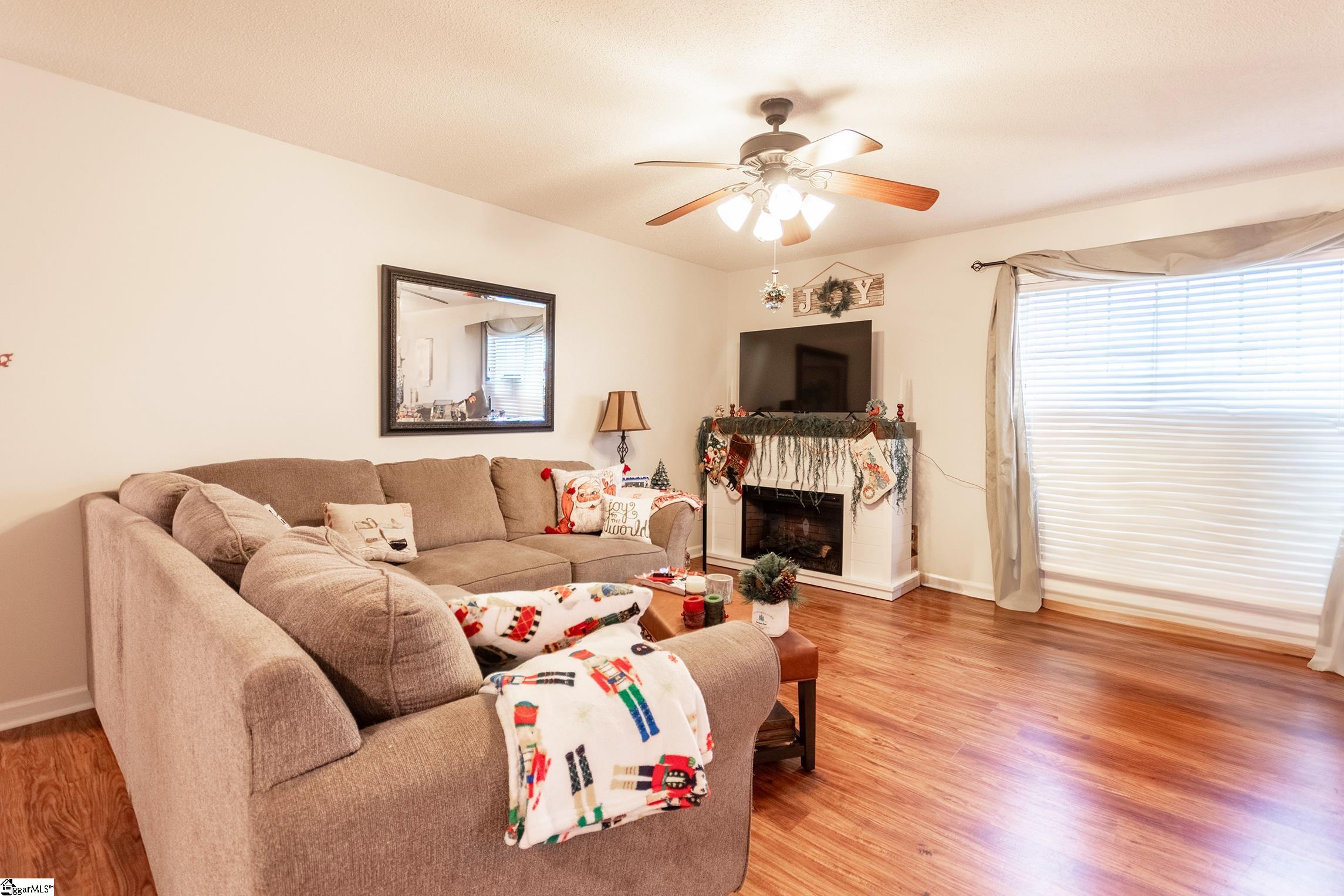 107 Cherrywood Road Woodruff, SC 29388 - Photo 3 of 21 Gallery Image 3