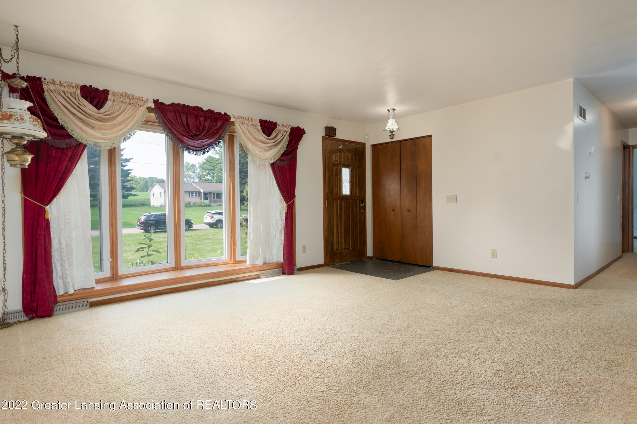 9750 Riverside Drive Grand Ledge, MI 48837 - Photo 8 of 25 34C48797-8B68-4802-BB37-8EC7574D2D01