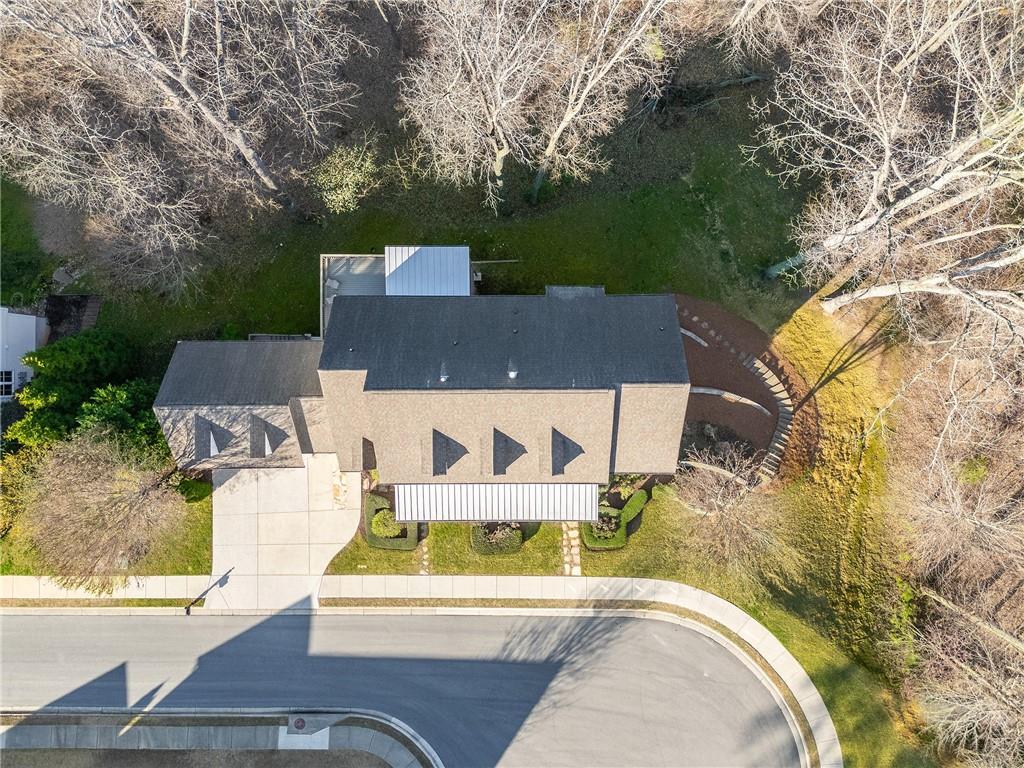 554 Gables Run Milton, GA 30004 - Photo 37 of 47 an aerial view of a house with a yard and lake view
