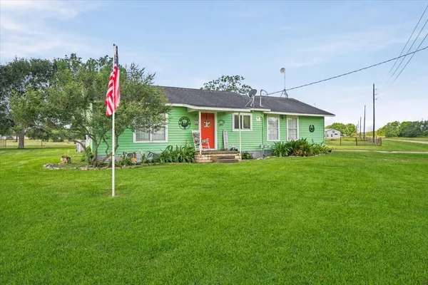 $349,950 | 765 Norcross Road, Wallis, TX 77485