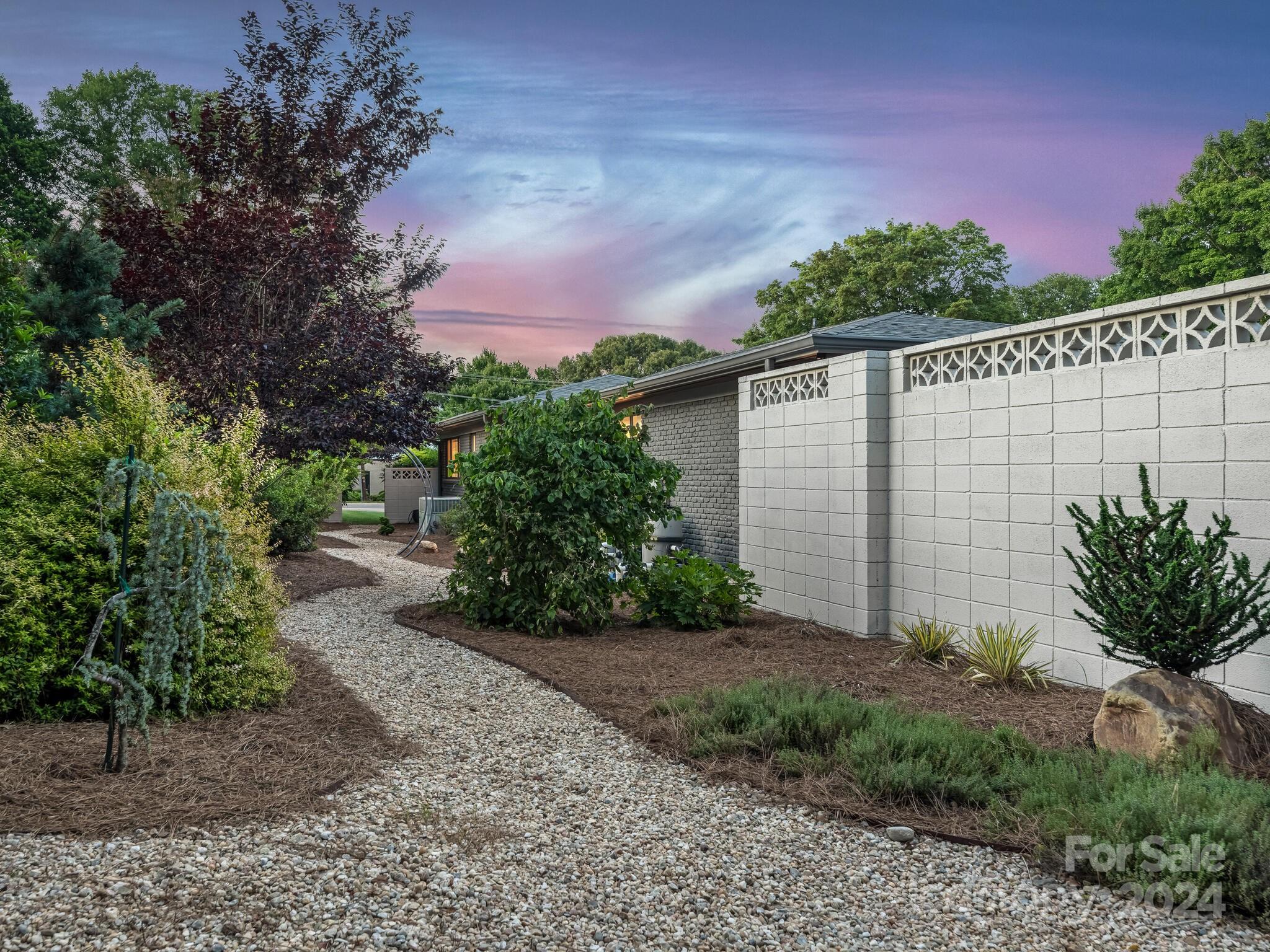 4642 Sharon View Road Charlotte, NC 28226 - Photo 8 of 48 Gallery Image 8