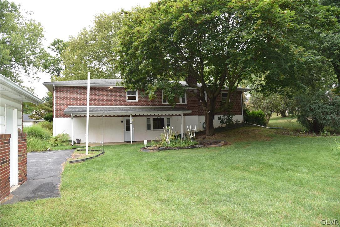 5315 Susan Road Coopersburg, PA 18036 - Photo 3 of 21 Rear covered patio