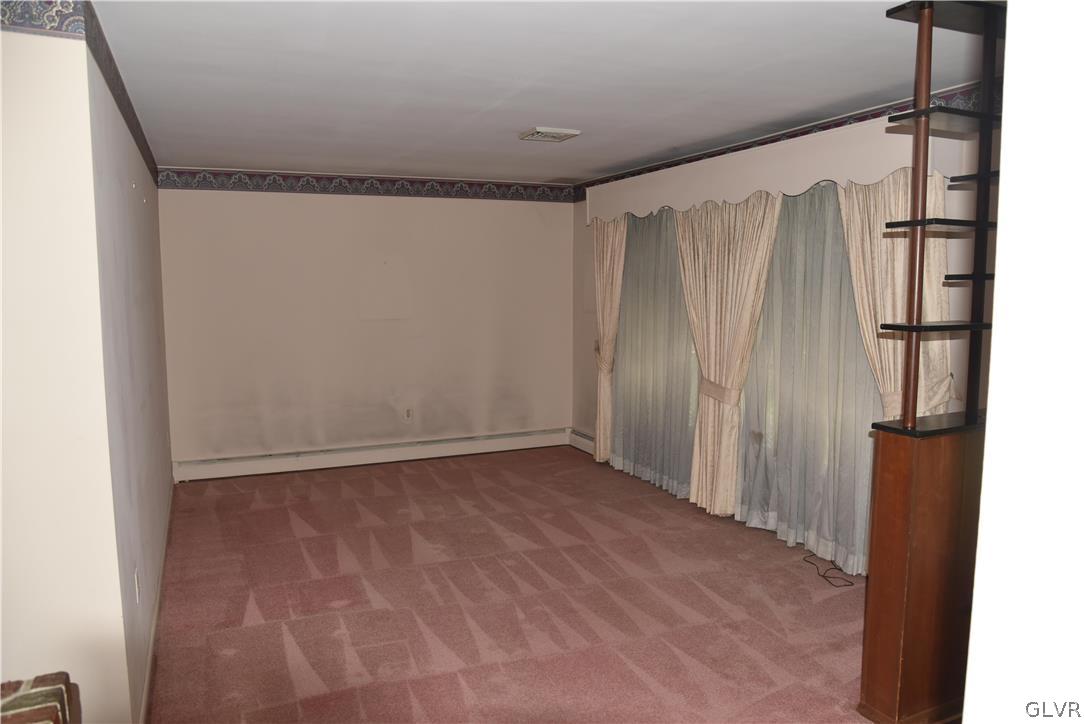 5315 Susan Road Coopersburg, PA 18036 - Photo 6 of 21 Living Rm