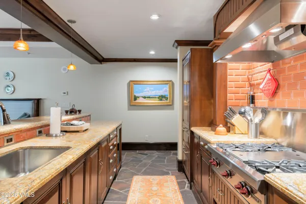 $1,300,000 | 1 Willow Bridge Road, Unit 33, Vail, CO 81657