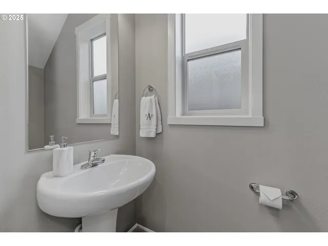 $585,000 | 6306 Northeast 134th Street, Vancouver, WA 98686