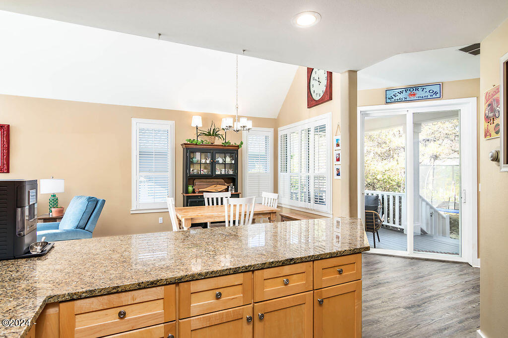230 Southwest 61 Street Newport, OR 97366 - Photo 11 of 43 230SW61stSt-web-11