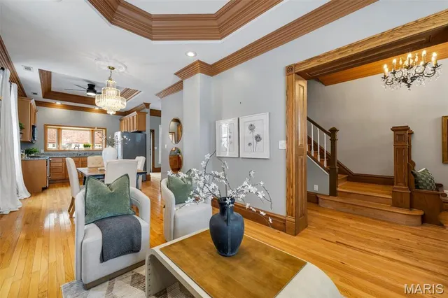 $424,999 | 3822 Shaw Boulevard, St. Louis, MO 63110