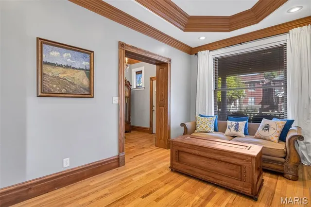 $449,944 | 3822 Shaw Boulevard, St. Louis, MO 63110