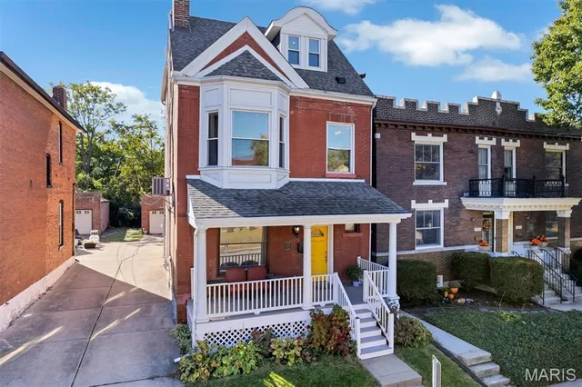 $449,944 | 3822 Shaw Boulevard, St. Louis, MO 63110