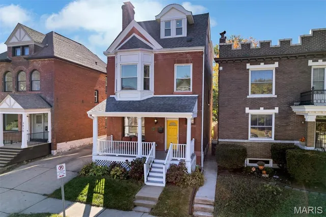 $449,944 | 3822 Shaw Boulevard, St. Louis, MO 63110