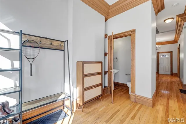 $449,944 | 3822 Shaw Boulevard, St. Louis, MO 63110