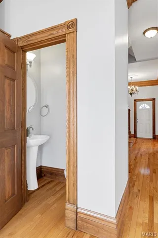 $449,944 | 3822 Shaw Boulevard, St. Louis, MO 63110