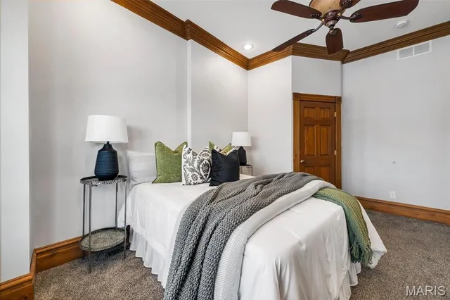 $424,999 | 3822 Shaw Boulevard, St. Louis, MO 63110