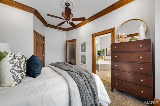 $424,999 | 3822 Shaw Boulevard, St. Louis, MO 63110