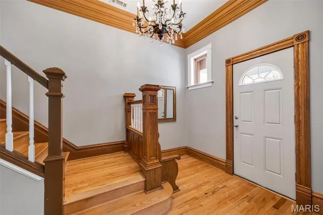 $424,999 | 3822 Shaw Boulevard, St. Louis, MO 63110