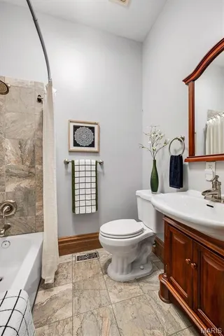 $424,999 | 3822 Shaw Boulevard, St. Louis, MO 63110