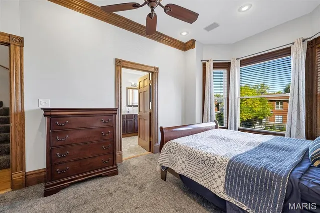 $449,944 | 3822 Shaw Boulevard, St. Louis, MO 63110