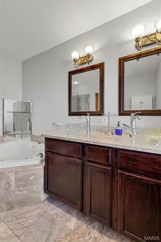 $449,944 | 3822 Shaw Boulevard, St. Louis, MO 63110