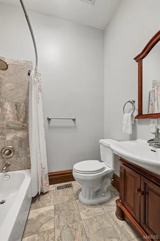 $449,944 | 3822 Shaw Boulevard, St. Louis, MO 63110