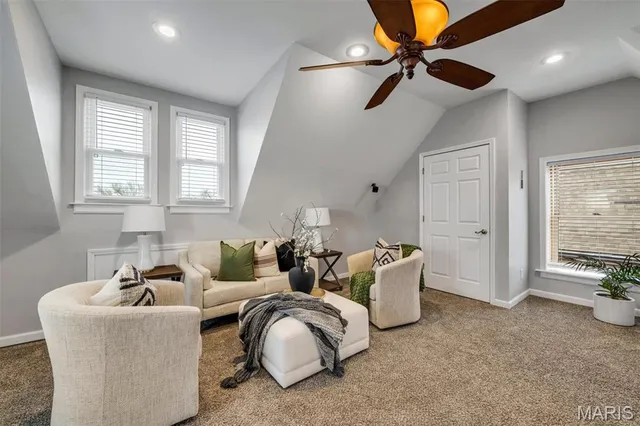 $424,999 | 3822 Shaw Boulevard, St. Louis, MO 63110