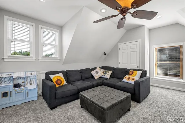 $449,944 | 3822 Shaw Boulevard, St. Louis, MO 63110