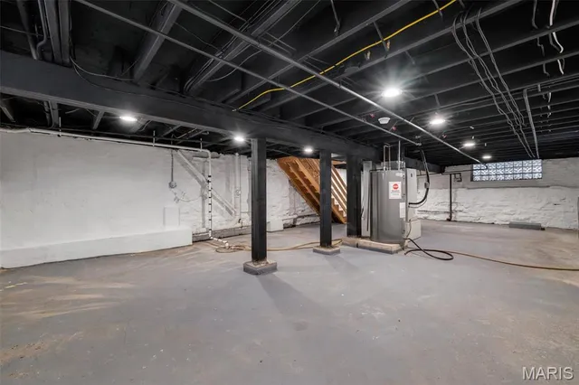 $424,999 | 3822 Shaw Boulevard, St. Louis, MO 63110