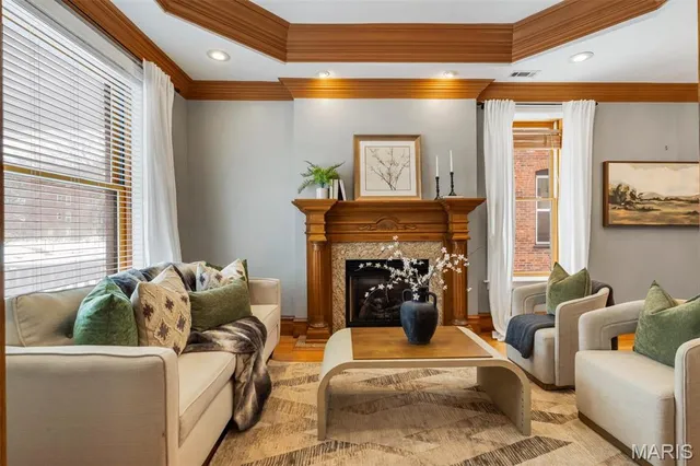 $424,999 | 3822 Shaw Boulevard, St. Louis, MO 63110