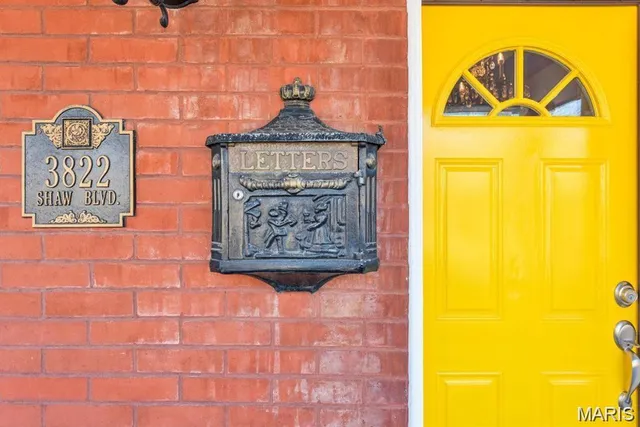 $449,944 | 3822 Shaw Boulevard, St. Louis, MO 63110