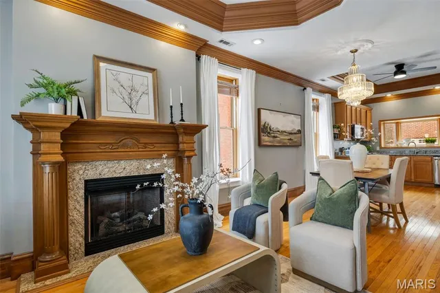 $424,999 | 3822 Shaw Boulevard, St. Louis, MO 63110