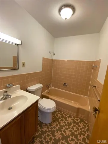 $965 | 8518 Titchfield Court, Unit D, St. Louis, MO 63123