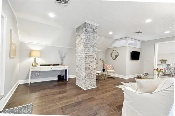 $995,000 | 506 East Rutland Street, Covington, LA 70433