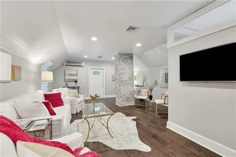 $995,000 | 506 East Rutland Street, Covington, LA 70433