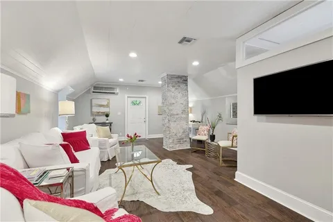 $995,000 | 506 East Rutland Street, Covington, LA 70433