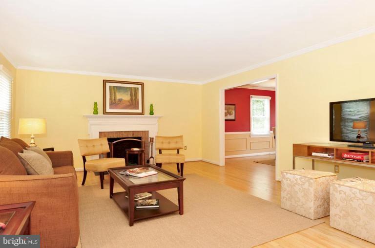 1251 Pine Hill Road McLean, VA 22101 - Photo 5 of 20 Family Room