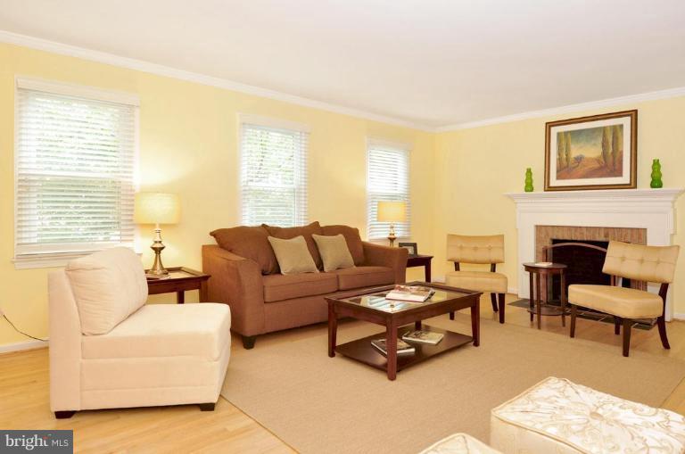 1251 Pine Hill Road McLean, VA 22101 - Photo 6 of 20 Family Room #2