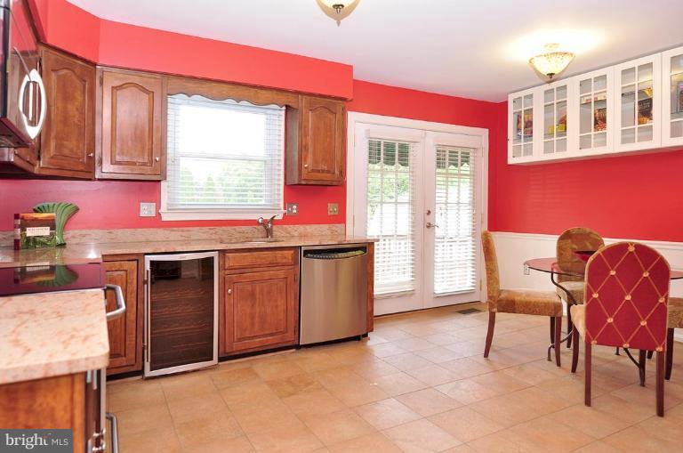 1251 Pine Hill Road McLean, VA 22101 - Photo 9 of 20 Kitchen