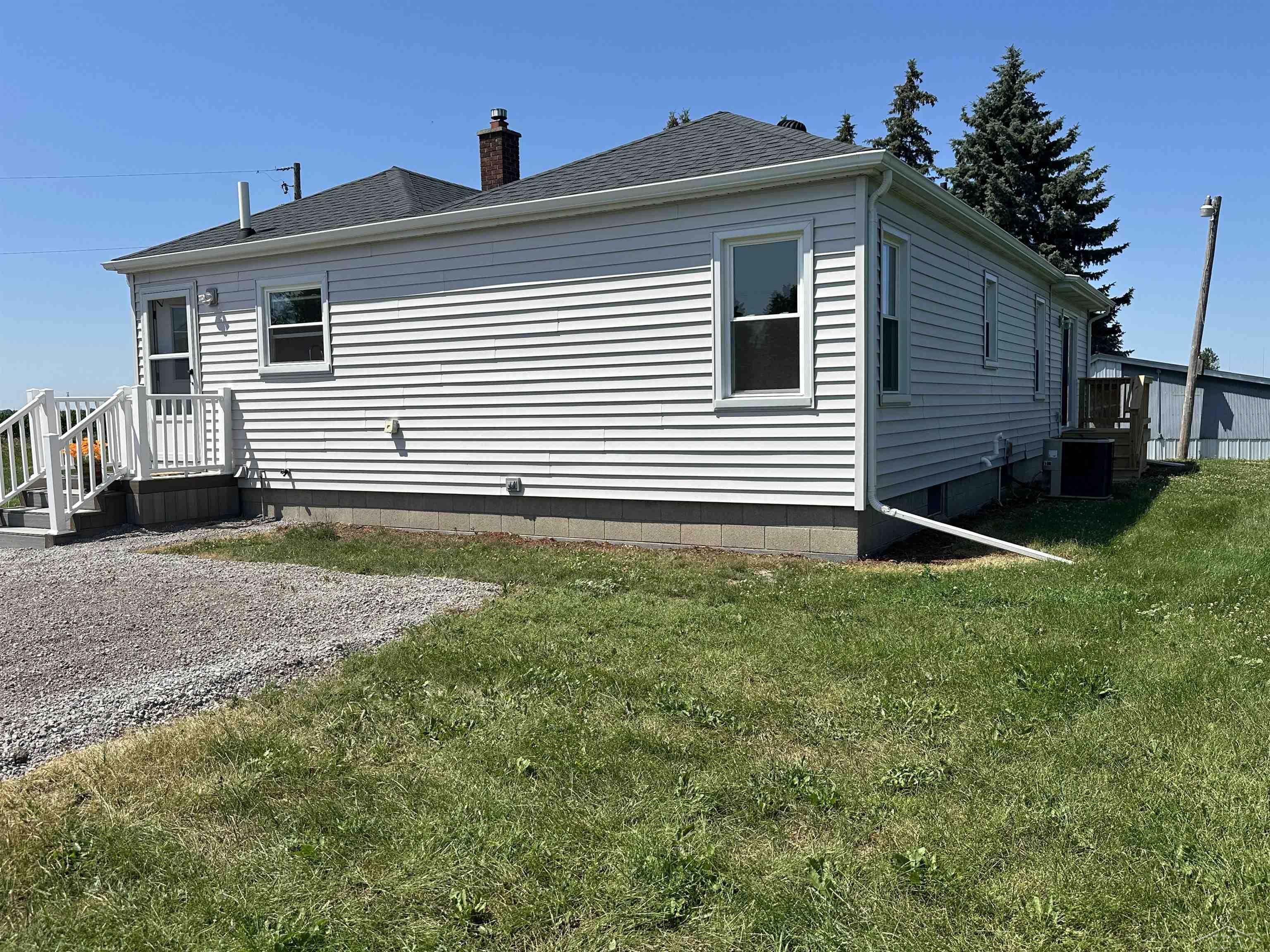 1451 Ruff Road Saginaw, MI 48601 - Photo 3 of 35