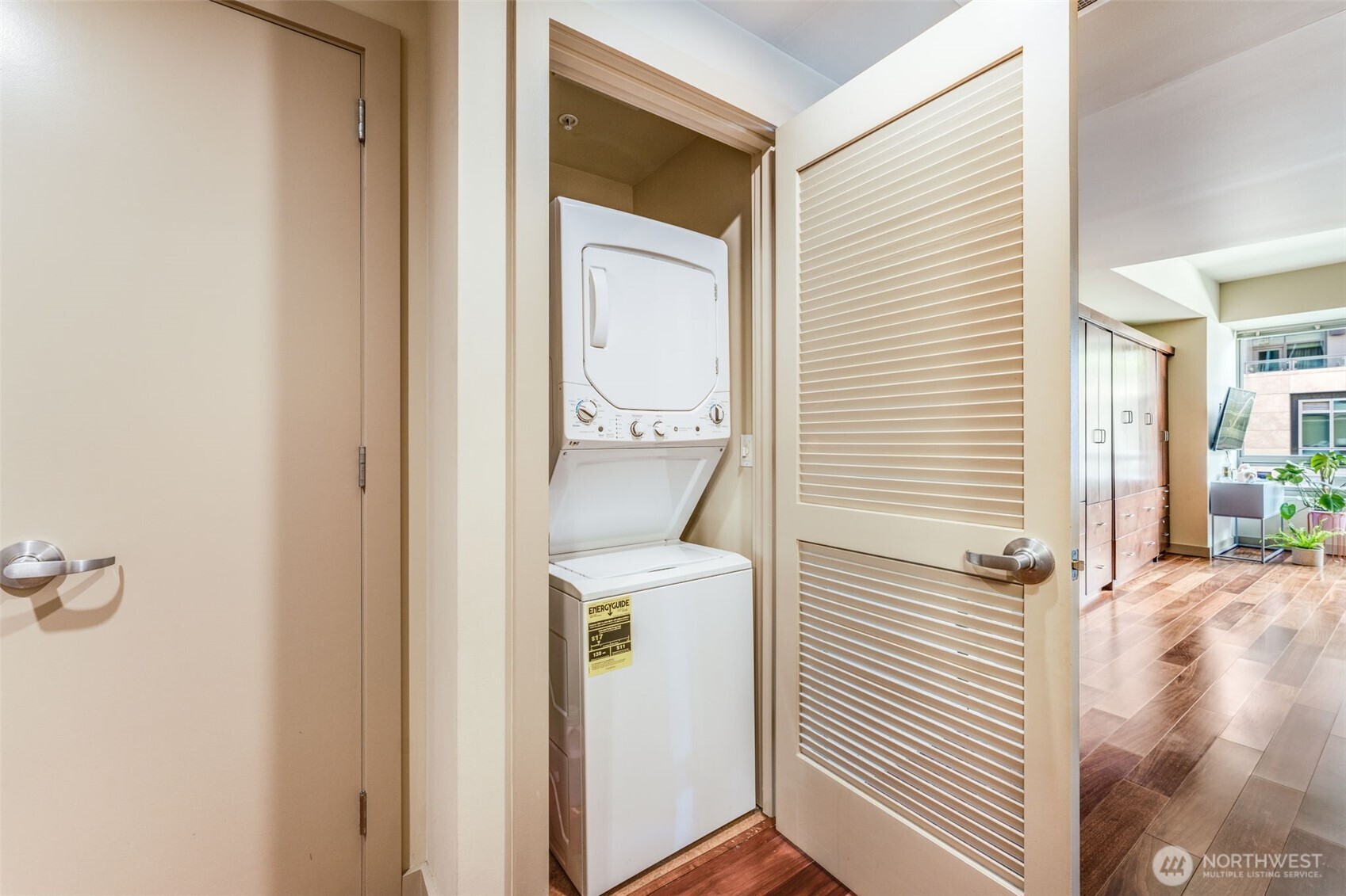 900 Lenora Street, Unit W302 Seattle, WA 98121 - Photo 11 of 27