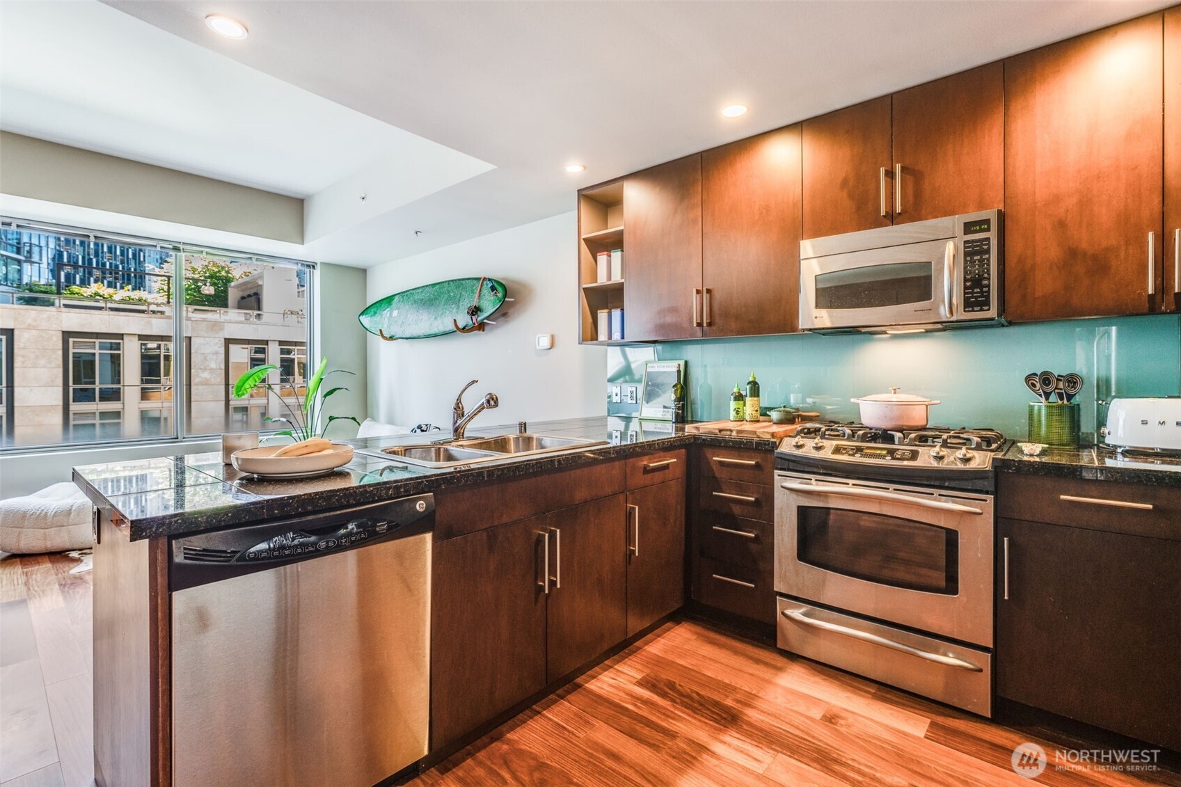 900 Lenora Street, Unit W302 Seattle, WA 98121 - Photo 9 of 27