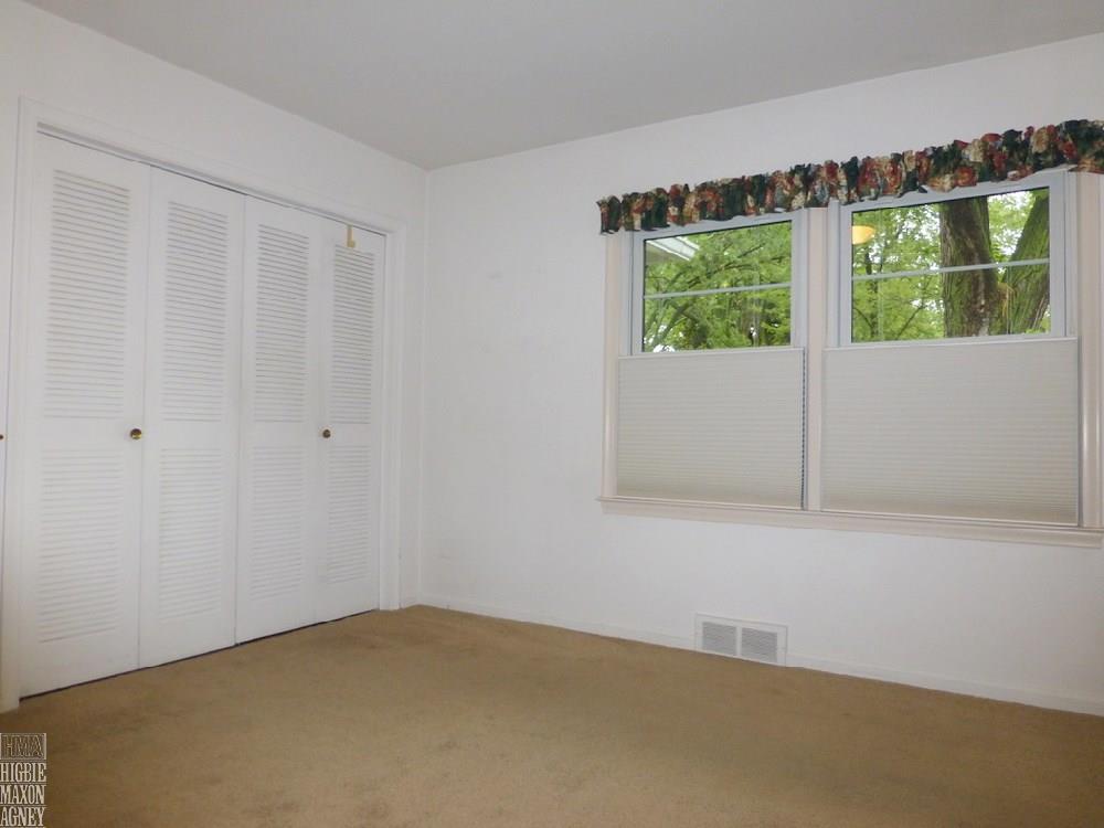 19789 Holiday Road Grosse Pointe Woods, MI 48236 - Photo 8 of 16