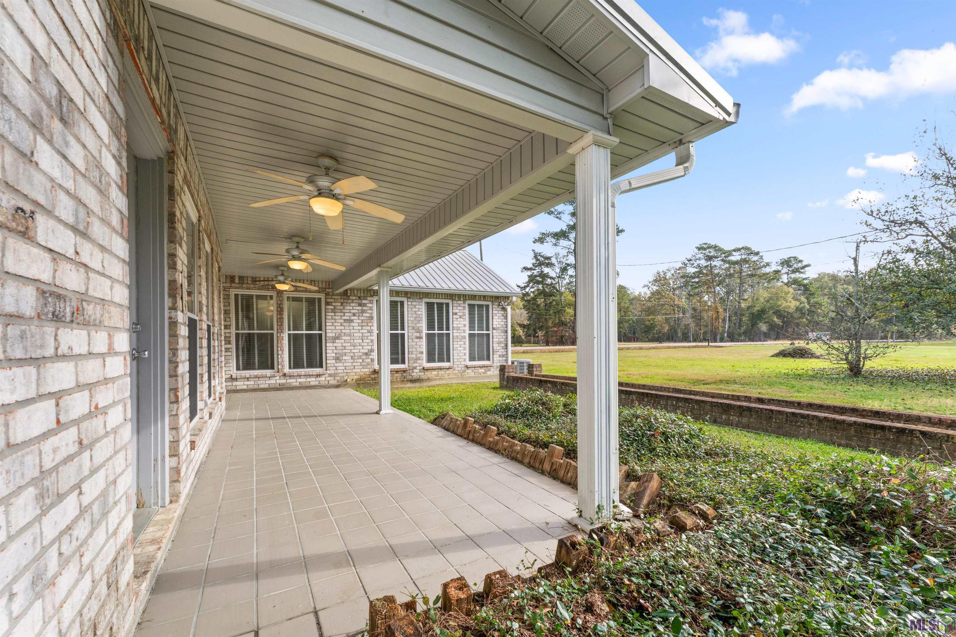 9922 Lockhart Road Denham Springs, LA 70726 - Photo 2 of 30 Gallery Image 2
