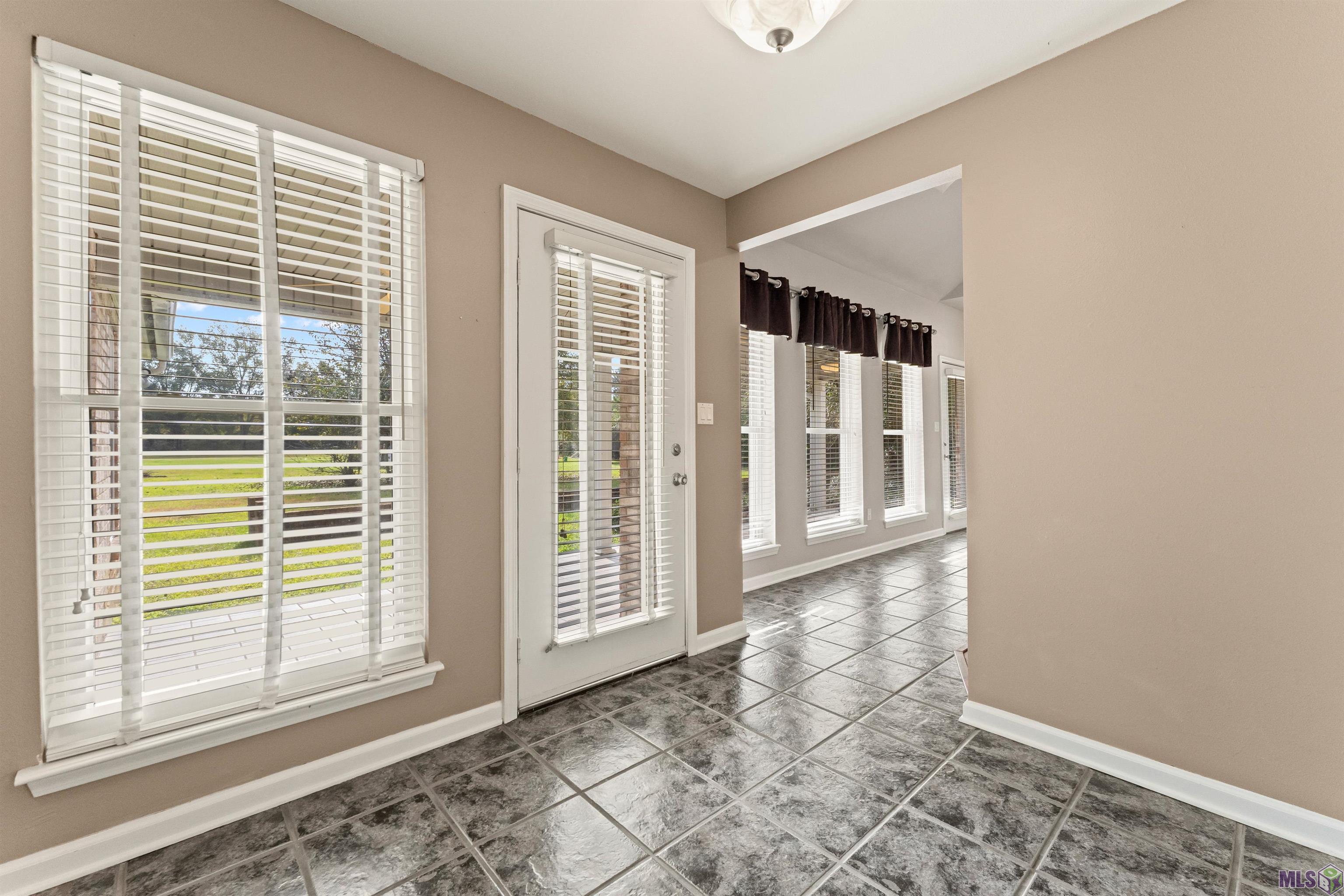 9922 Lockhart Road Denham Springs, LA 70726 - Photo 8 of 30 Gallery Image 8