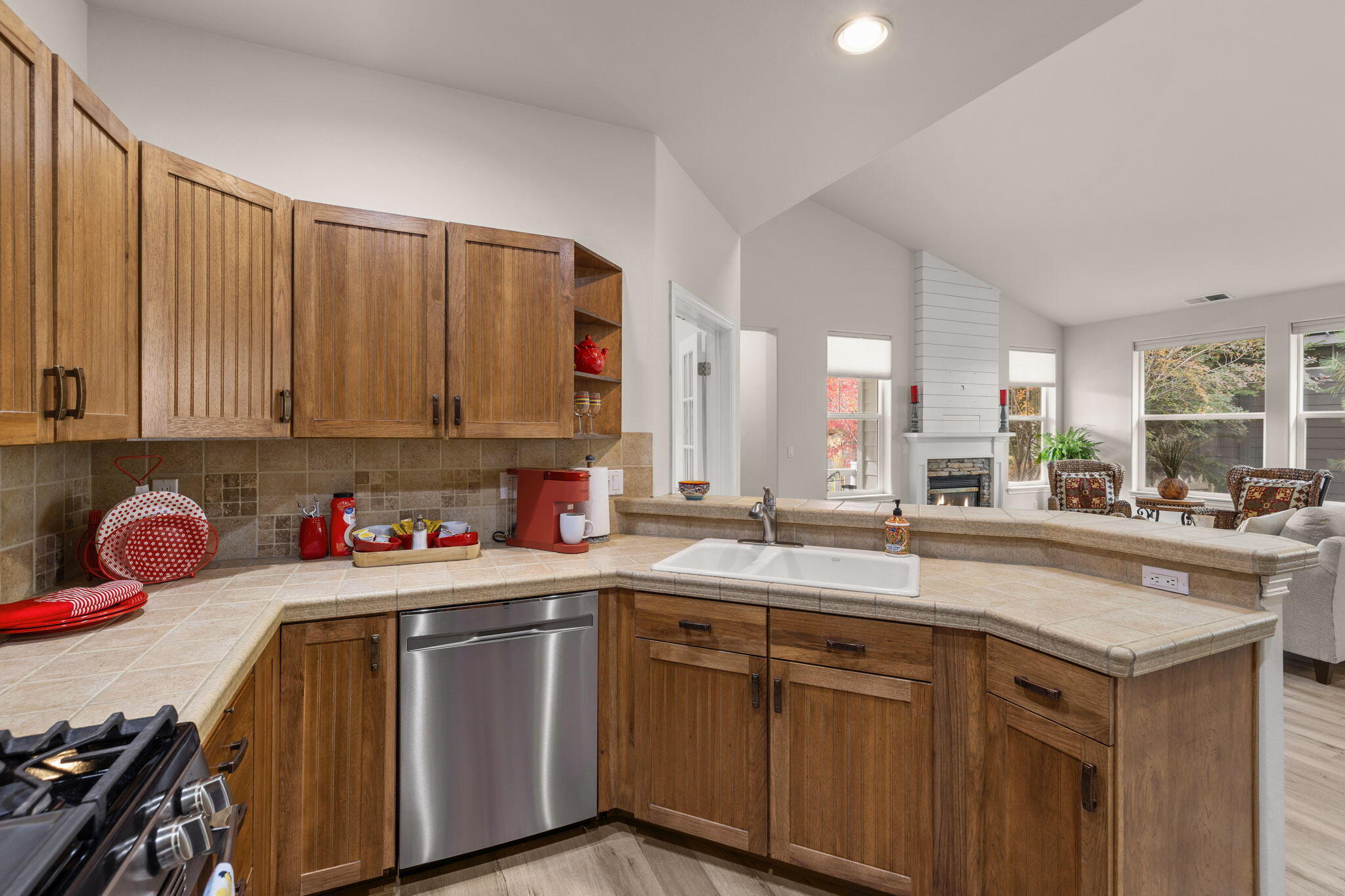 19468 Blue Lake Loop Bend, OR 97702 - Photo 16 of 47 Kitchen
