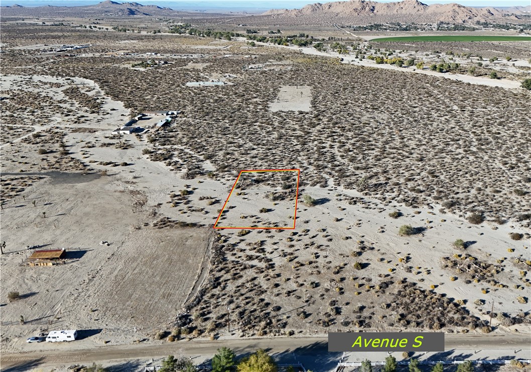 0 East Ave R 14 Palmdale, CA 93591 - Photo 2 of 6 wooden floor with a city view