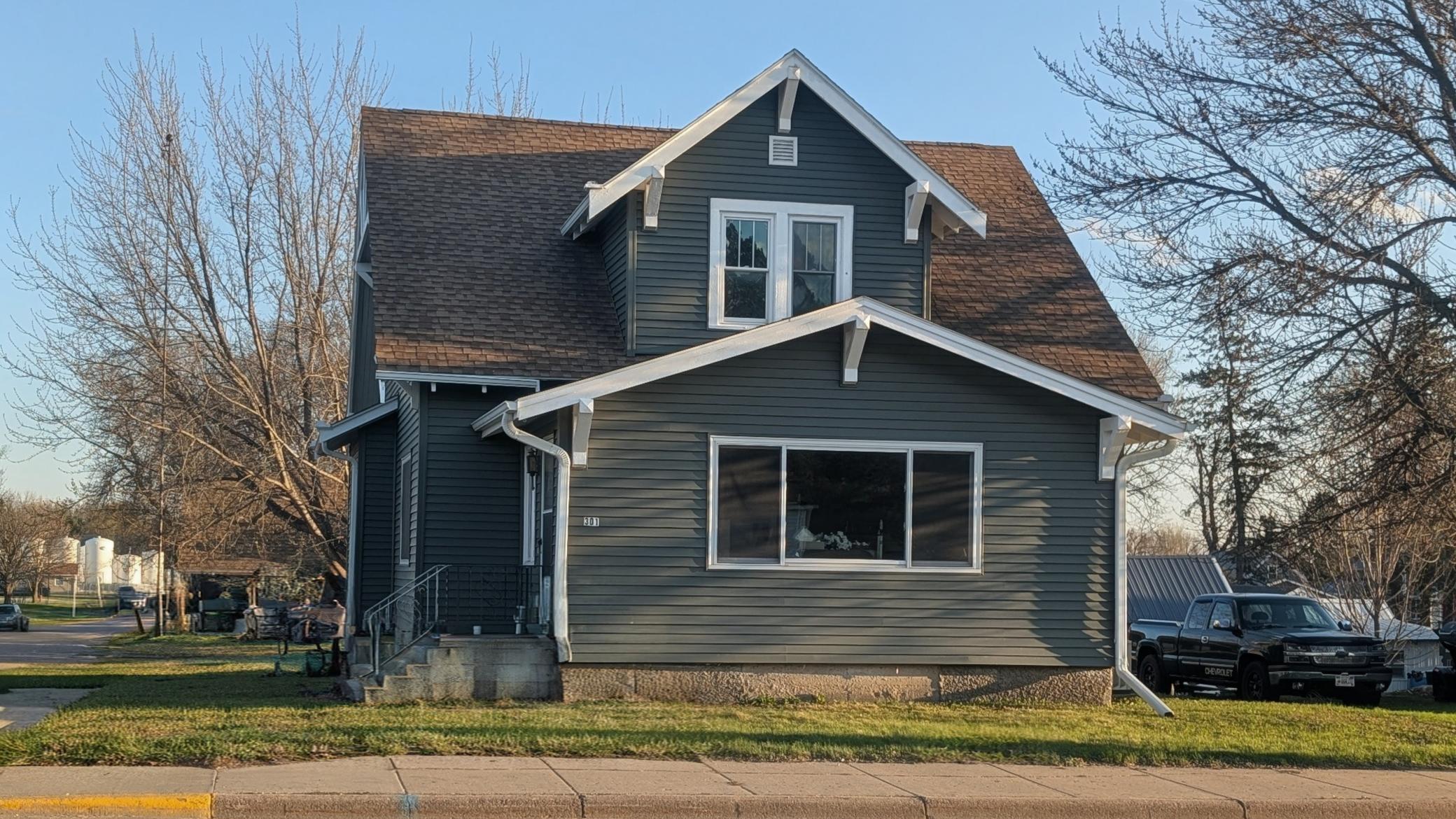 301 4th Street West Winthrop, MN 55396 - Photo 2 of 39