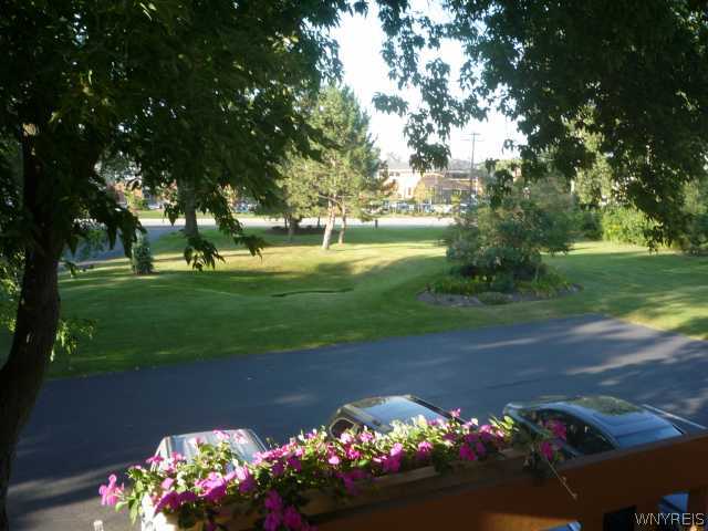 4623 Chestnut Ridge Road, Unit B Amherst, NY 14228 - Photo 13 of 16 Exterior Front Beautiful grounds!