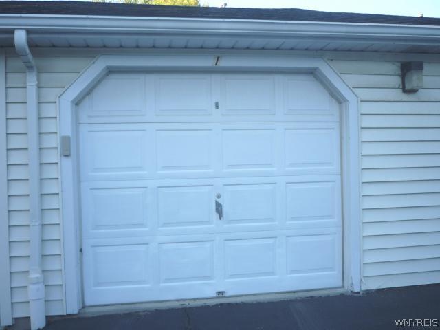 4623 Chestnut Ridge Road, Unit B Amherst, NY 14228 - Photo 14 of 16 Parking Lot/Garage. Garage #1 - located right behi