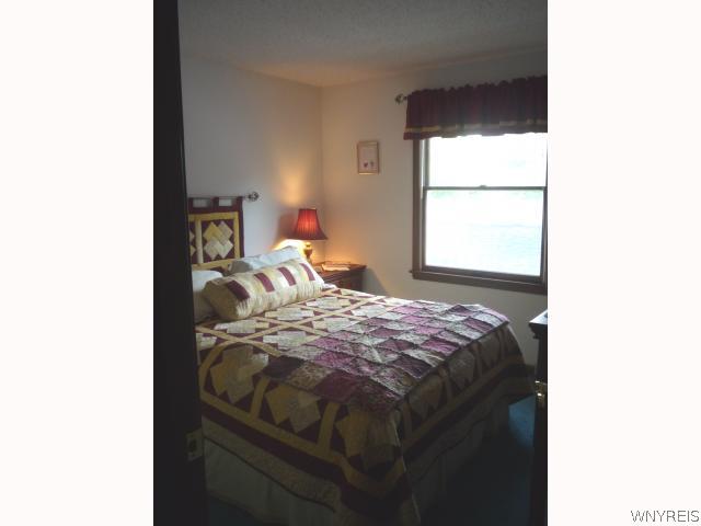 4623 Chestnut Ridge Road, Unit B Amherst, NY 14228 - Photo 9 of 16 Bedroom