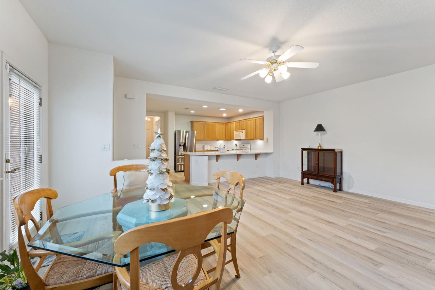 2270 Rose Arbor Drive Sacramento, CA 95835 - Photo 5 of 21